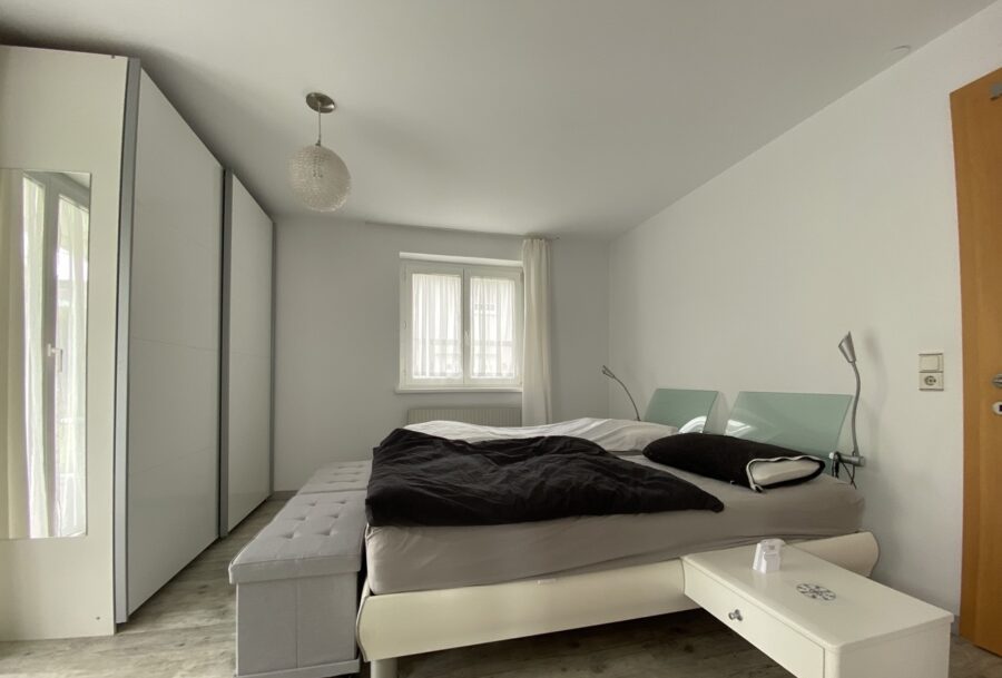 Schlafzimmer - Zweiparteien Wohnhaus | Rohrbach | zentrale Ruhelage