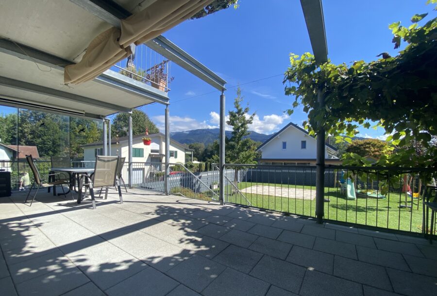 Terrasse - Wohnhaus | großzügiger Garten | Garage |  moderne Ausstattung